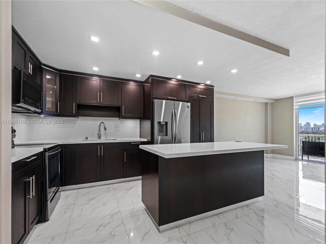 Building Photo - 1800 NW 24th Ave