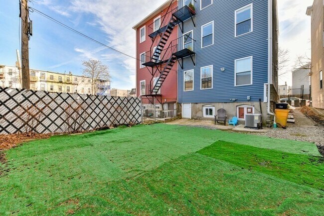 Building Photo - 236 Havre St