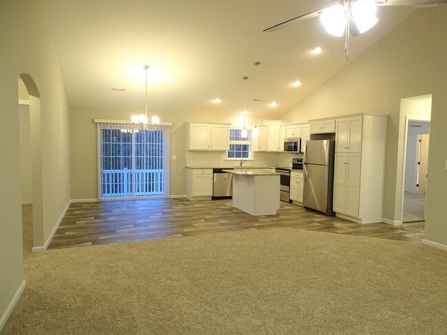 Building Photo - 207 Abbey Ln