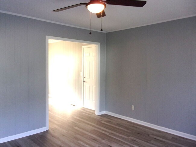 Foto del edificio - 3 Bedroom 1 Bath Home Recently Updated