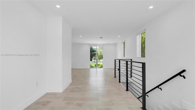 Foto del edificio - 3823 Thomas Ave