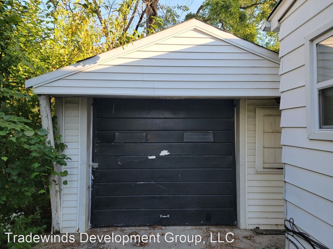 Building Photo - 2 br, 1 bath House - 15625 7 Mile E