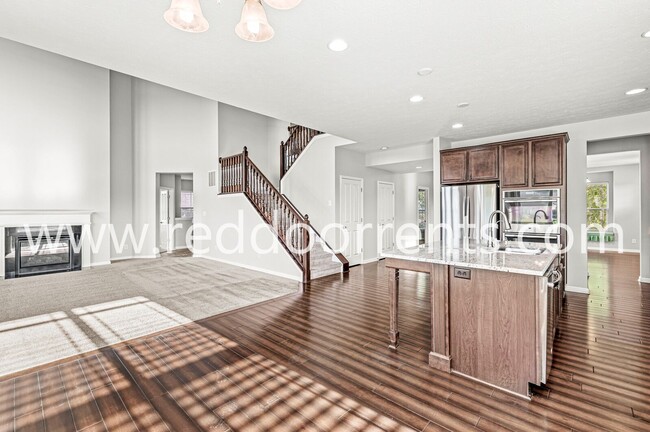 Foto del edificio - Available Now!