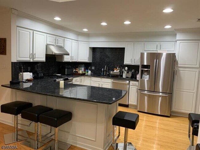 Foto del edificio - 10 Walnut Ct