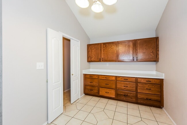 Building Photo - 2268 Bresee Dr