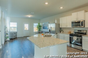 Building Photo - 632 Diamond Shls