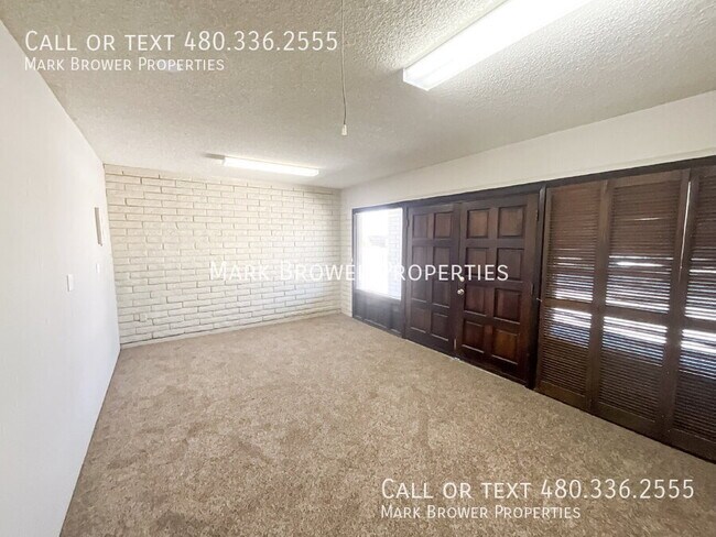 Building Photo - 4025 W Carol Ave