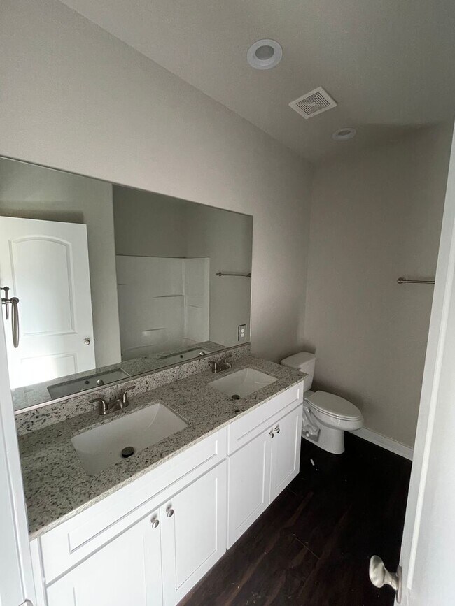 Foto del edificio - 3 BR / 2 BA Home in new Corsicana Subdivis...