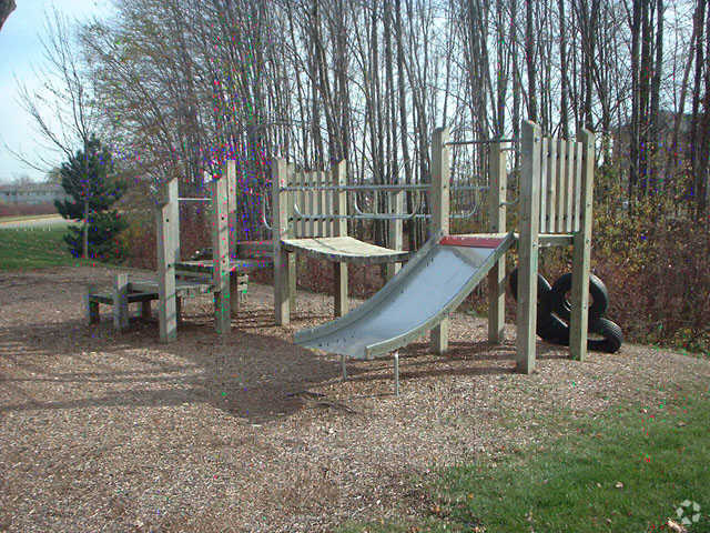 Youth Play Area - Eagle Pond Townhouses