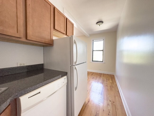 Building Photo - 348 Park Ave