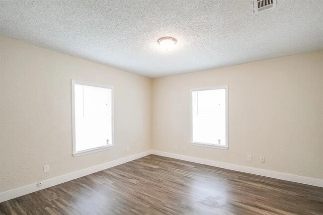 Building Photo - 1019 Carolyn Ct