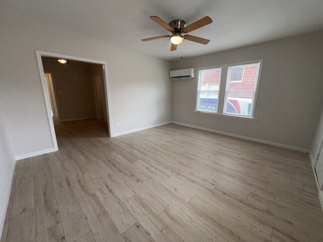 Foto del edificio - 1006 Studewood St