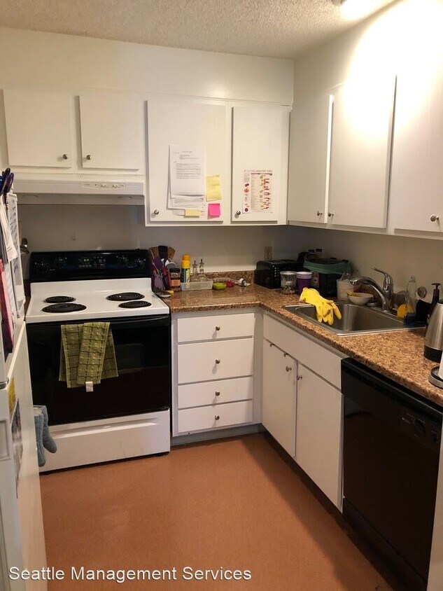 Foto principal - 5520 15th Ave NE