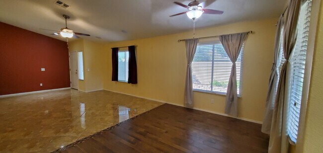 Living Room / Great Room - 4167 E Sundance Ave