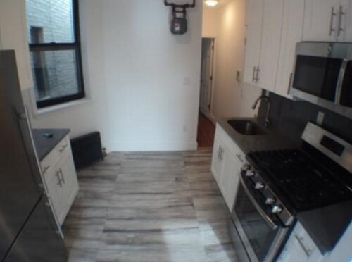 Foto del edificio - 81 E 3rd St