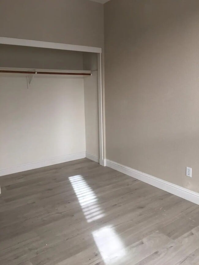 Downstairs Bedroom - 3209 Burlwood Ct