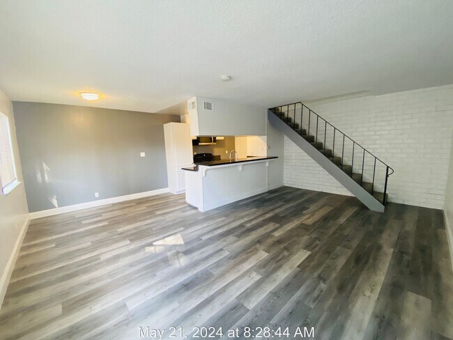 Foto del edificio - Cozy 2 Bedroom Townhome