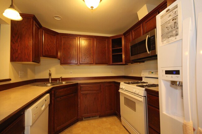 Building Photo - Urban Townhouse Overlooking Judkins Park