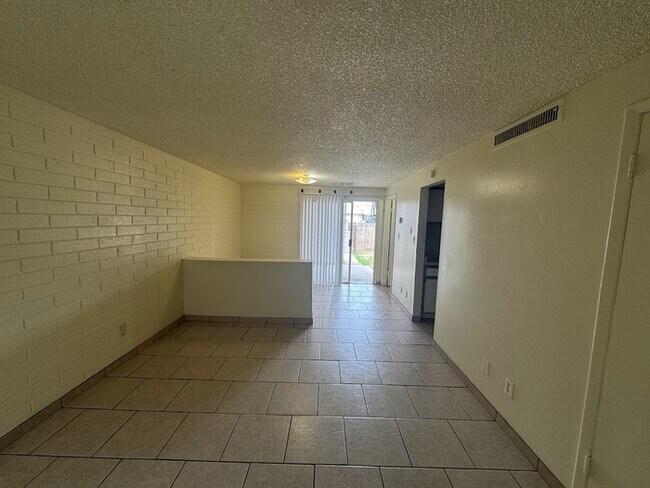 Foto del edificio - Holiday Gardens 2br Townhome