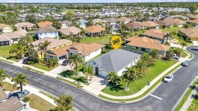 Building Photo - 2640 Suncoast Lakes Blvd