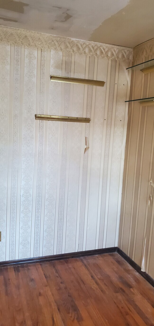 Bedroom - 161 Poplar St