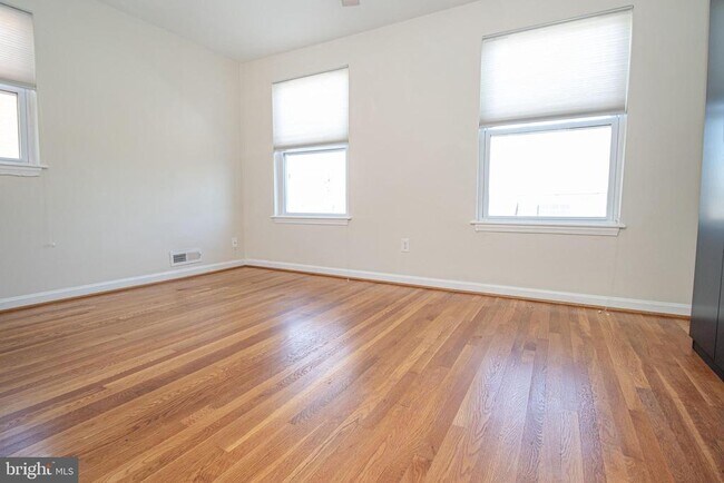 Foto del edificio - 925 Jefferson St NE