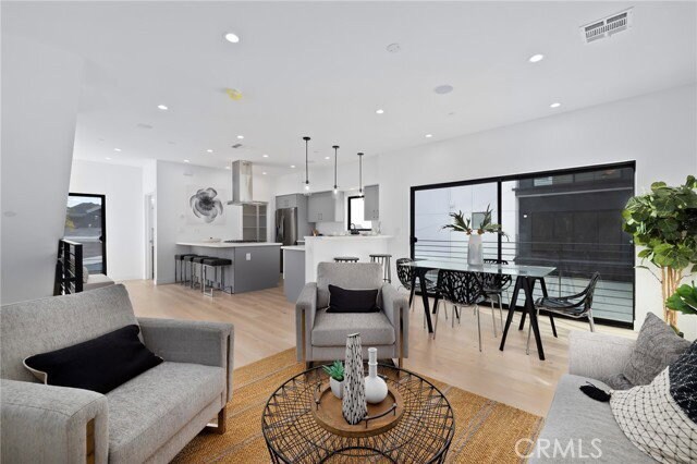 Building Photo - 229 1/2 North Burlington Avenue, Los Angeles, CA 90026 - 4 BR 5 BA house