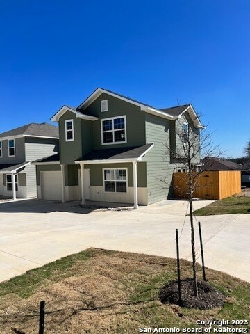 Building Photo - 2031 Silver Oaks