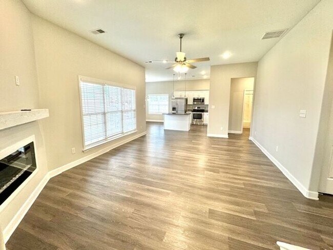 Building Photo - Now Leasing a 5-Bedroom 3 Bath Home in Mil...