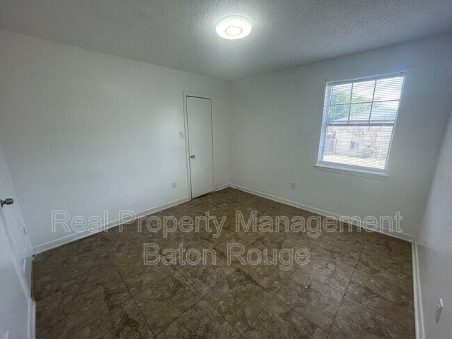 Foto del edificio - 1511 Cristy Dr