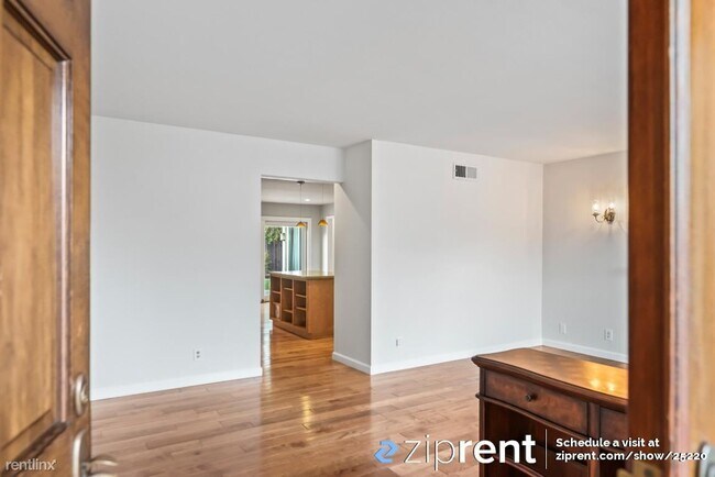 Foto del edificio - 5 br, 3 bath House - 411 Nantucket Street,...