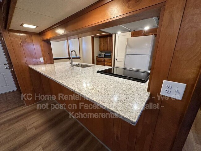 Foto del edificio - 7839 Robinson St