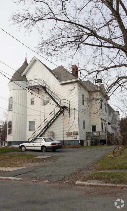 Building Photo - 213-215 Pawling Ave