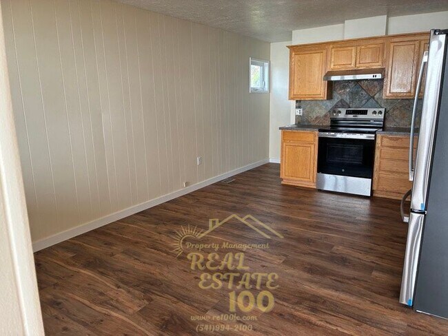 Foto del edificio - 4407 SW Beach Ave