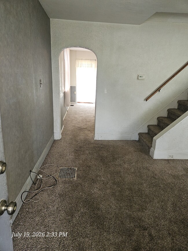 Sala de estar - 1134 Trost Ave