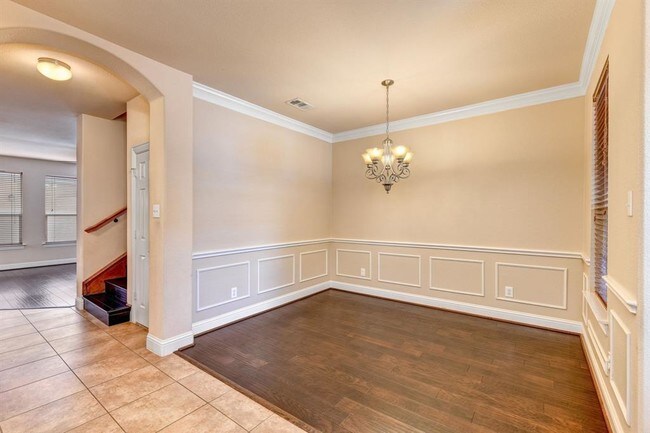 Building Photo - 6823 Deseo