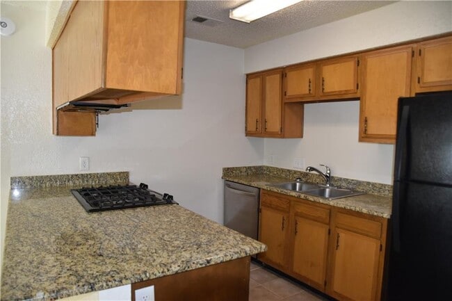 Building Photo - 12210 Dundee Dr