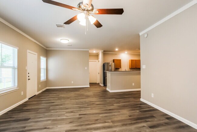 Building Photo - 16906 N Lighthouse Dr