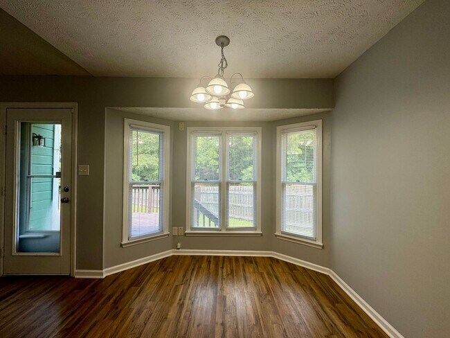 Building Photo - Meadowbrook