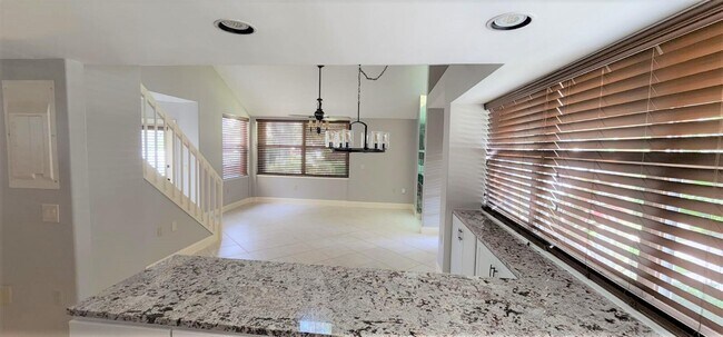 Building Photo - 8108 Oakton Ct