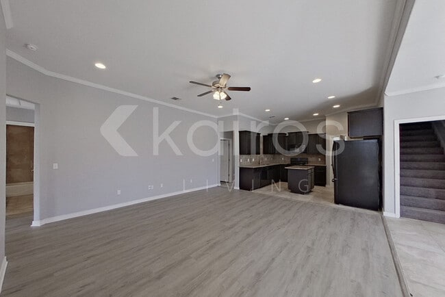 Building Photo - 3900 Durham Dr