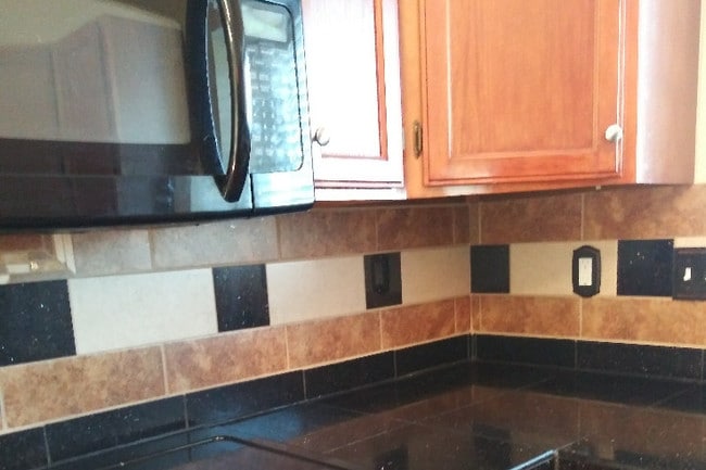 kitchen granite tile - 8406 S Upham Way