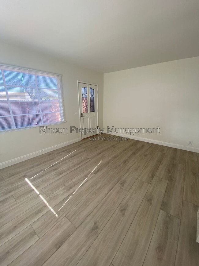 Building Photo - 451 S Olive St