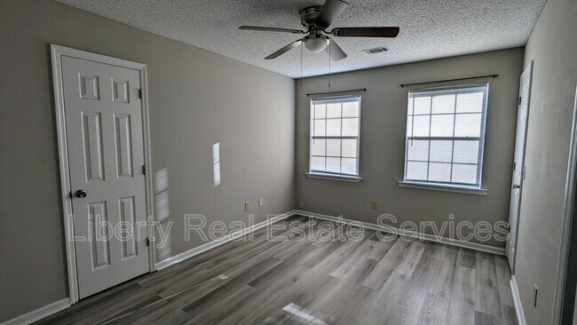 Foto del edificio - 122 Crosby Dr