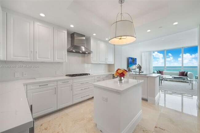 Foto del edificio - 10295 Collins Ave