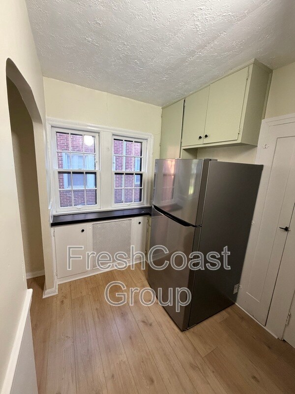 Foto del edificio - 18405 Newell Rd