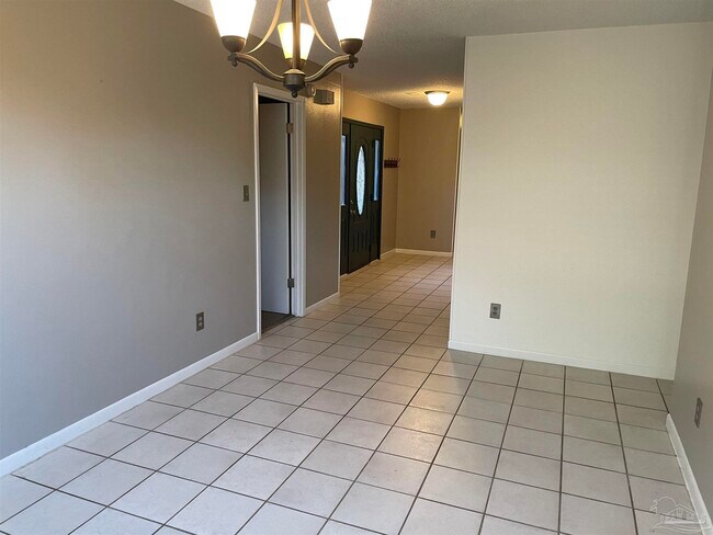 Building Photo - 4135 Monteigne Dr