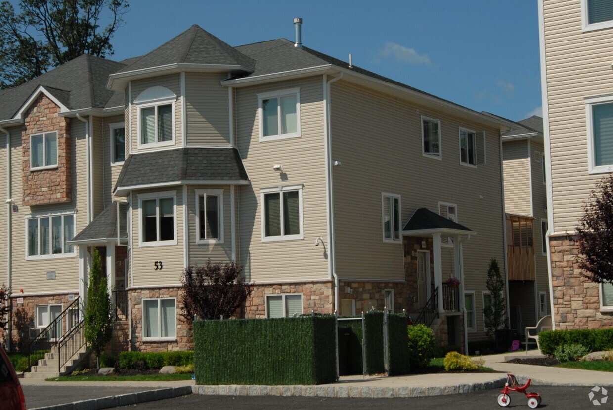 Primary Photo - Bluefield Gardens Condominiums