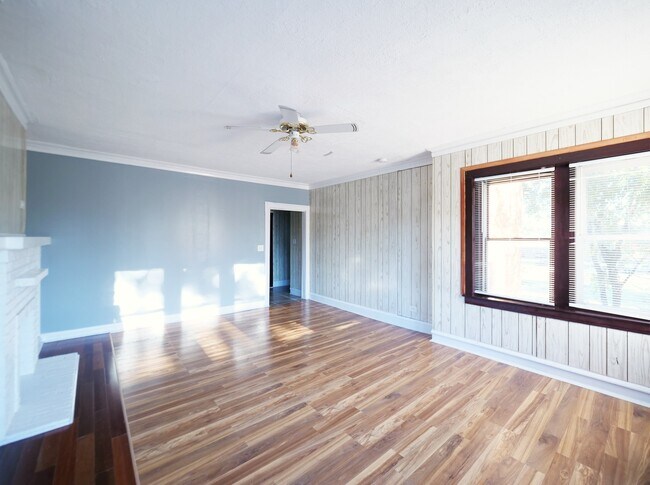 Foto del edificio - 215 N 2nd Ave