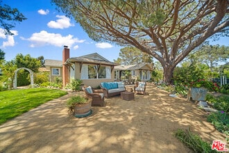 Building Photo - 28952 Selfridge Dr
